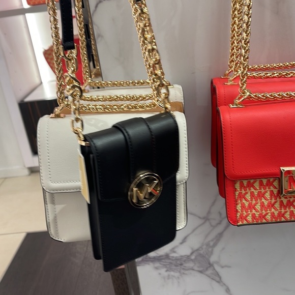 MICHAEL KORS CARMEN SMALL FAUX LEATHER PHONE CROSSBODY BAG - Picture 5 of 16